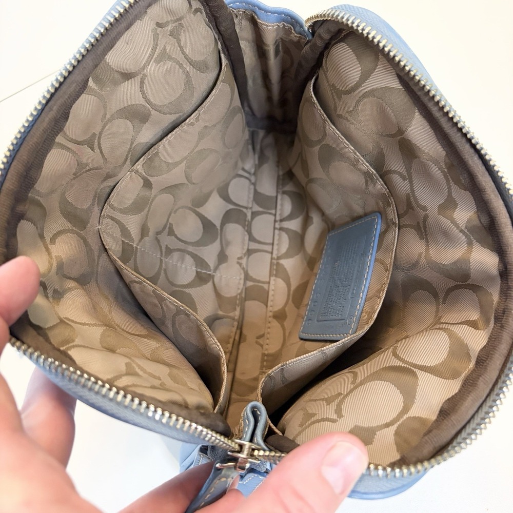 COACH Vintage BLUE LEATHER Bag COSMETIC Case POUCH Utility Bag Lined Zip Travel - Picture 9 of 11